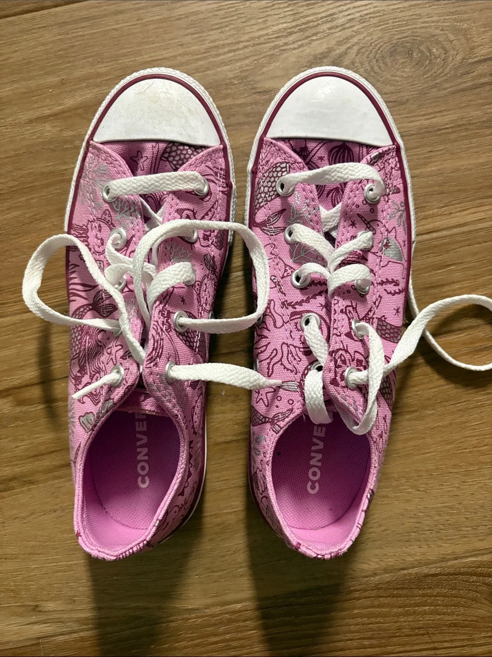 Like New! Converse Pink Canvas Low-Top Sneakers with Mermaids